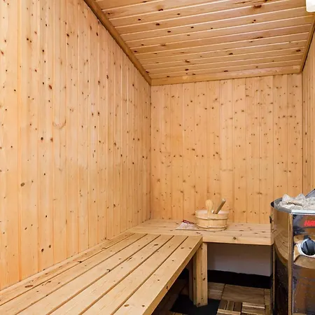 4 Star In Vaeggerlose * Bøtø By
