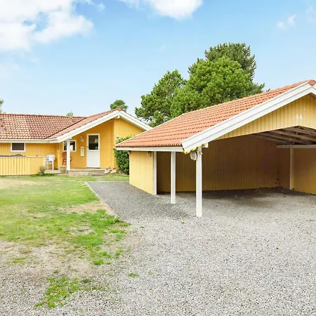Garden View Holiday Home in V ggerl se with Sauna Bøtø By